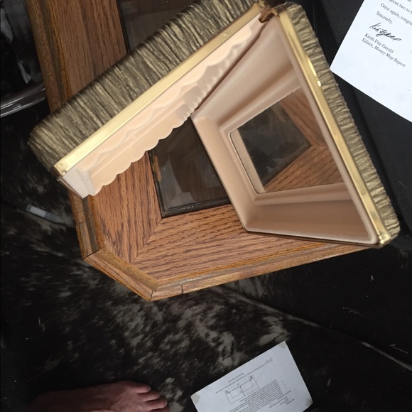 Vintage portable jewelry box. - Picture 8 of 8